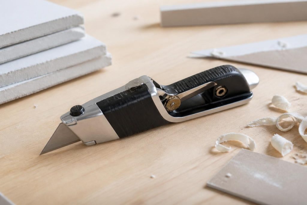 découvrez comment choisir un cutter rabot 2 en 1 efficace pour plaquiste, alliant précision et praticité pour vos travaux de découpe et de finition.