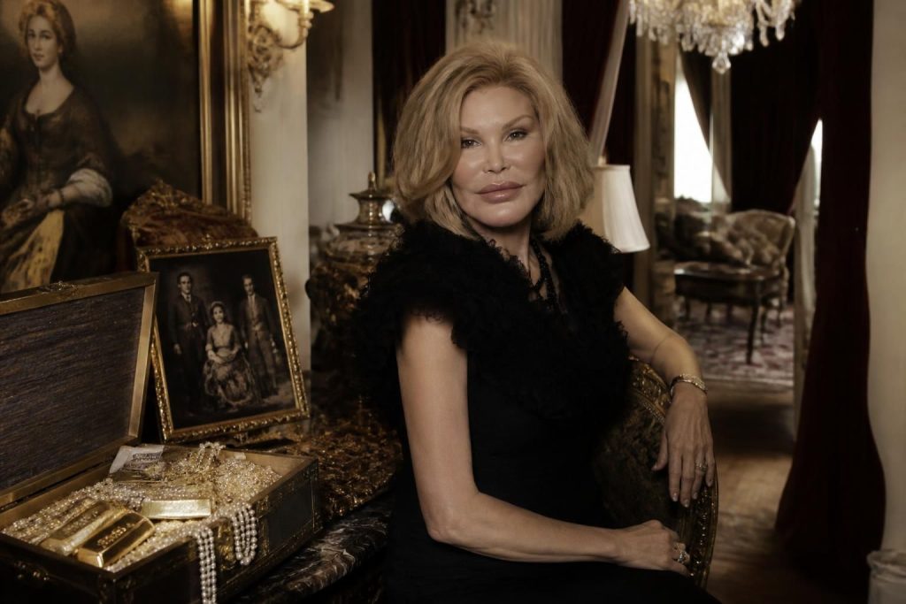 découvrez la fortune colossale de jocelyne wildenstein et l'incroyable héritage qui fait d'elle une figure emblématique du luxe et de la haute société.